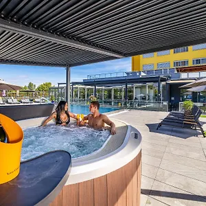 Aura Design & Garden Pool Отель
